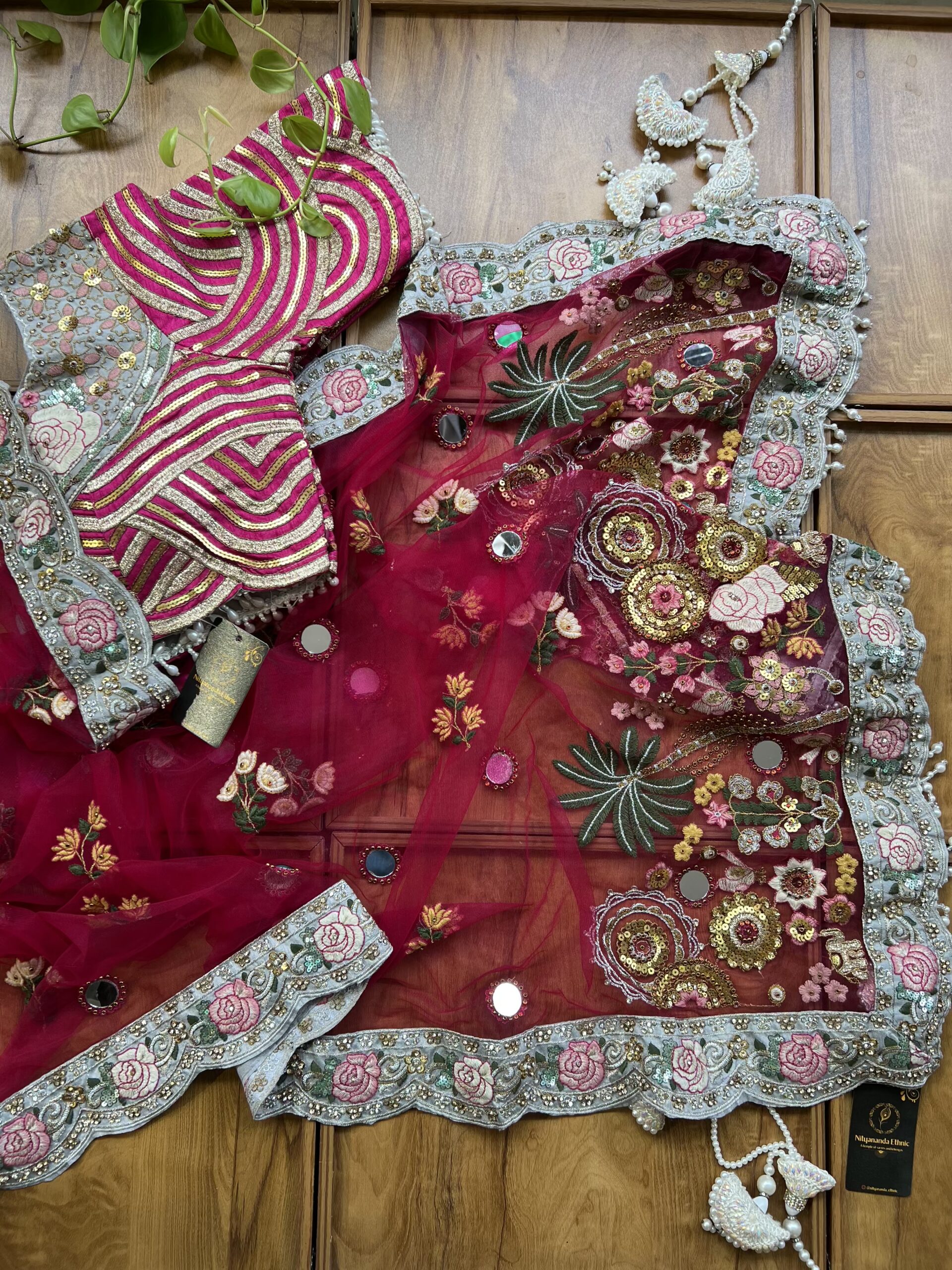 Magenta Net Multithread Mirror Work Saree with Stitched Blouse - Image 5
