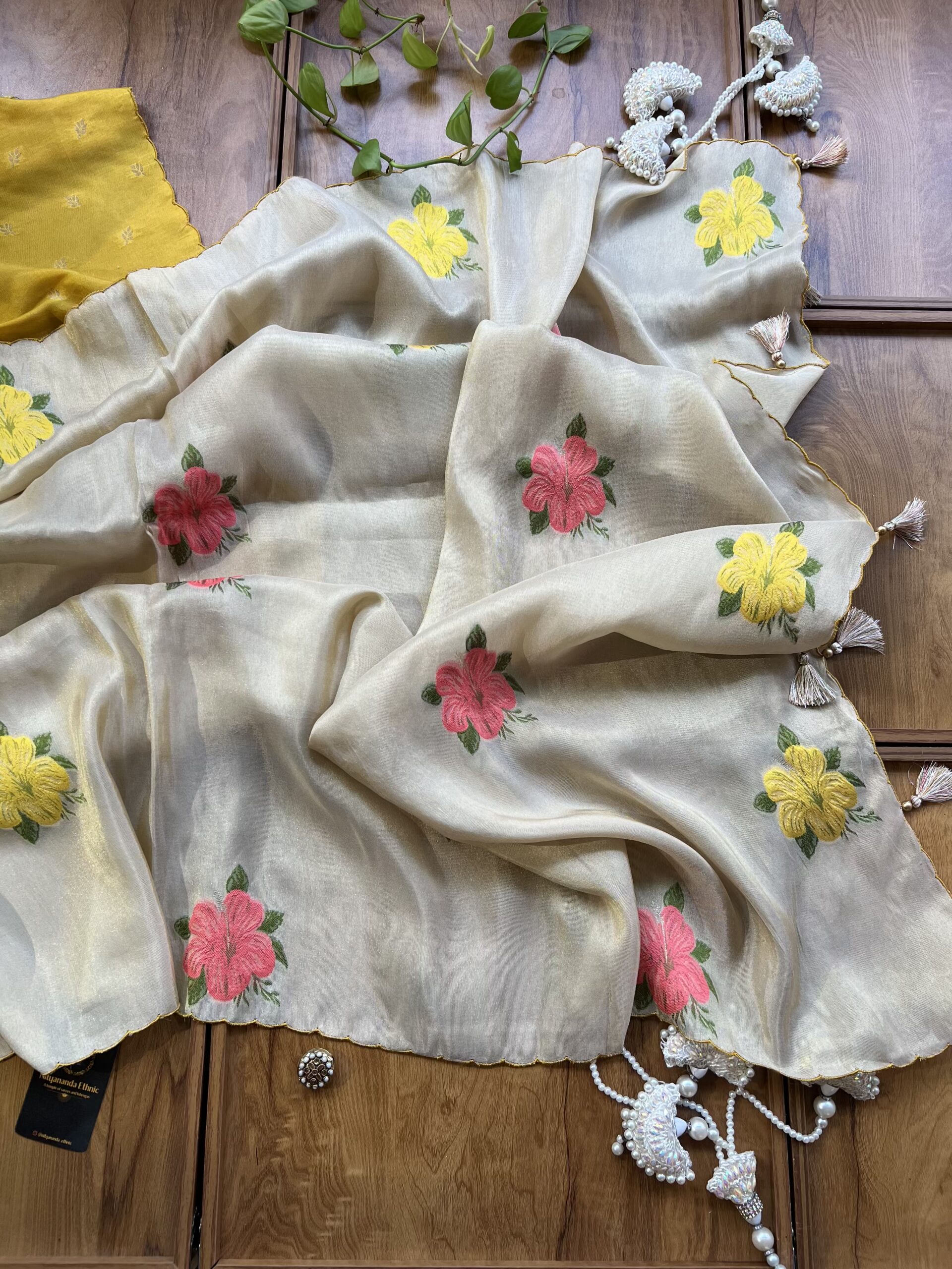 Ivory Cosmos Silk Saree with Multicolor Resham Flower Bootas - Image 4