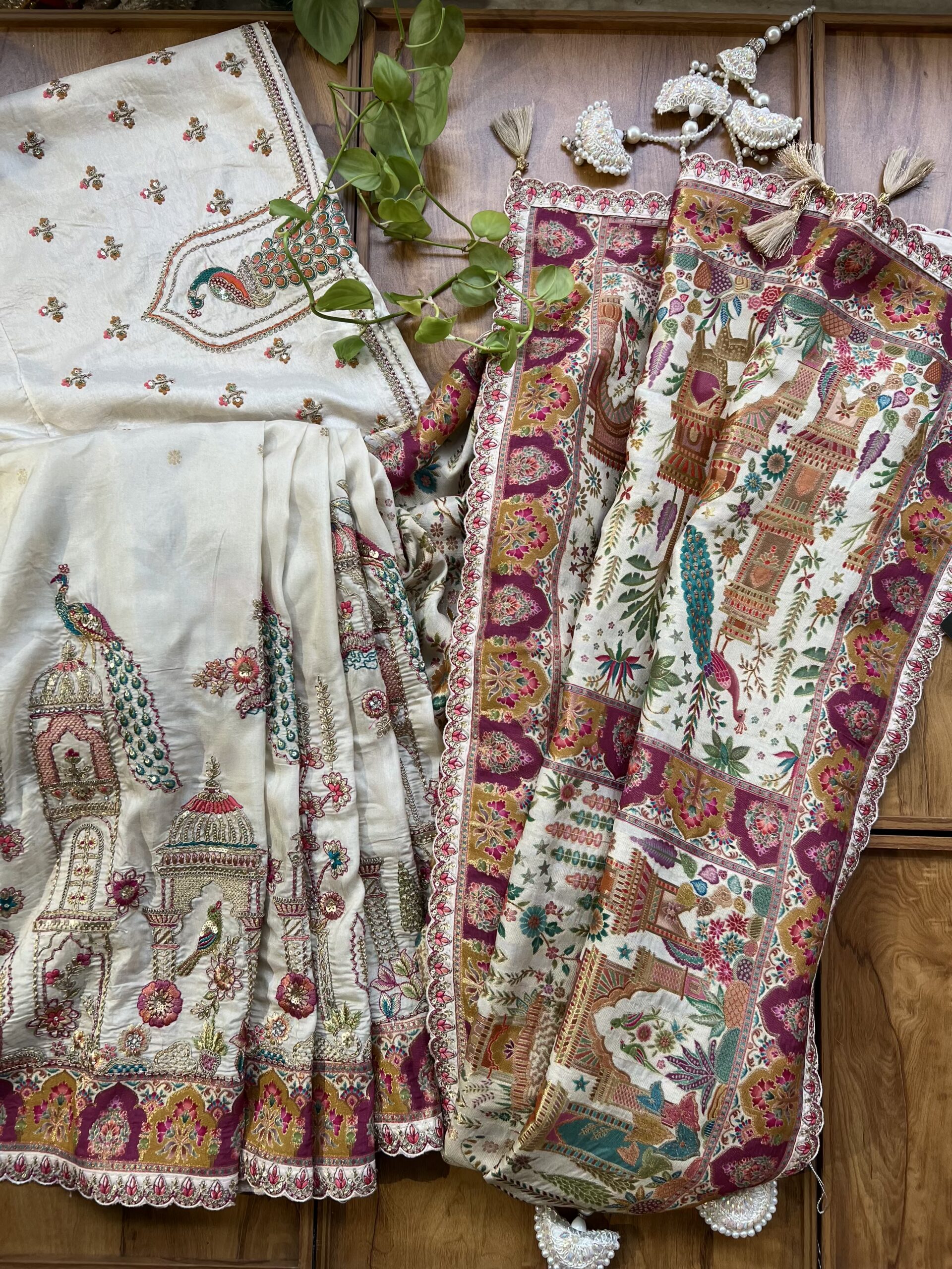 Ivory Maheshwari Silk Half & Half Saree with Khaddi Rangkaat & 3D Artwork - Image 6