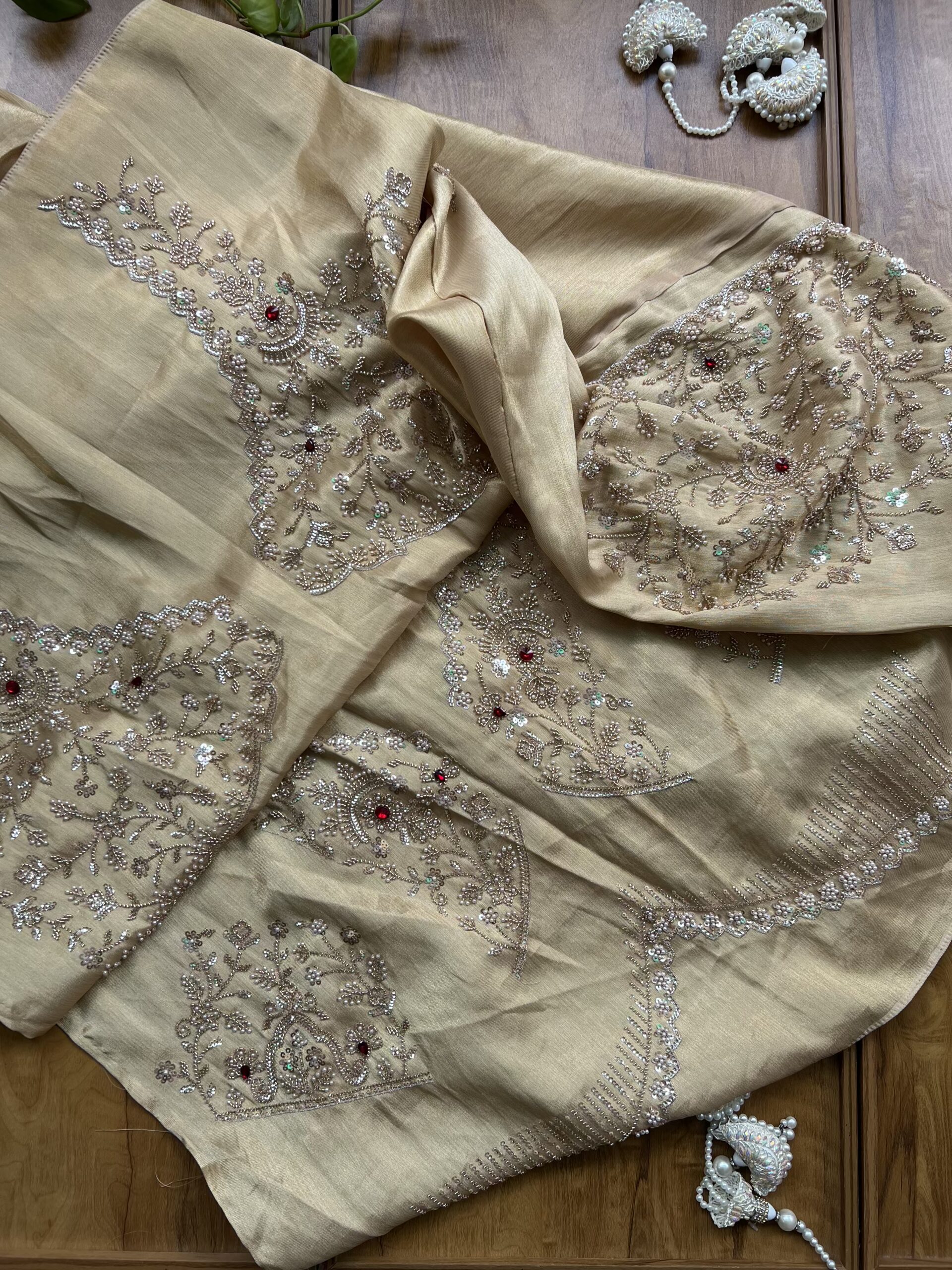 Golden Tissue Silk Heavy Jhumka Jaal Saree - Image 6