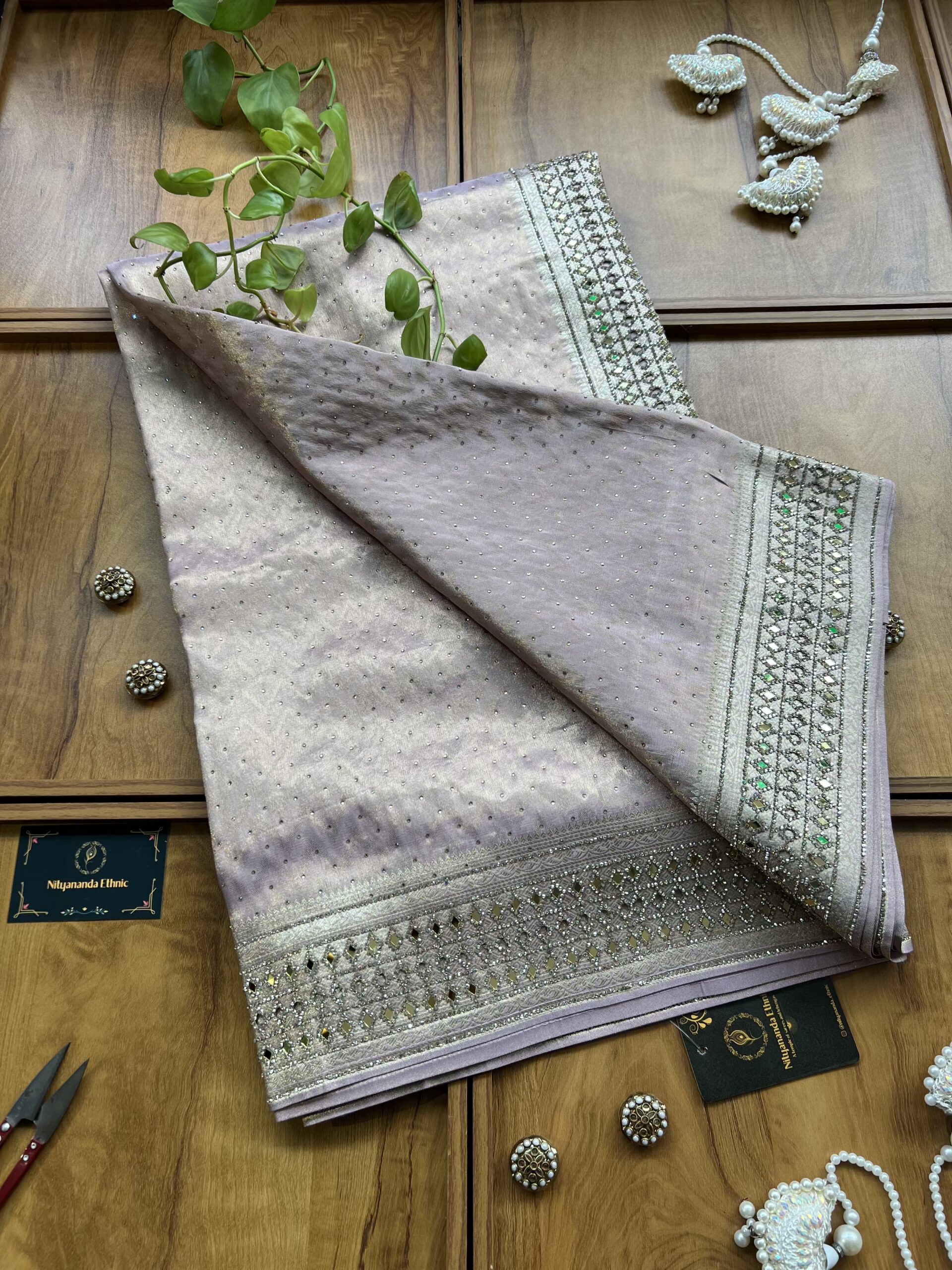 Lavender Woven Silk Saree with Mirror Border & Barfi Cutwork - Image 4