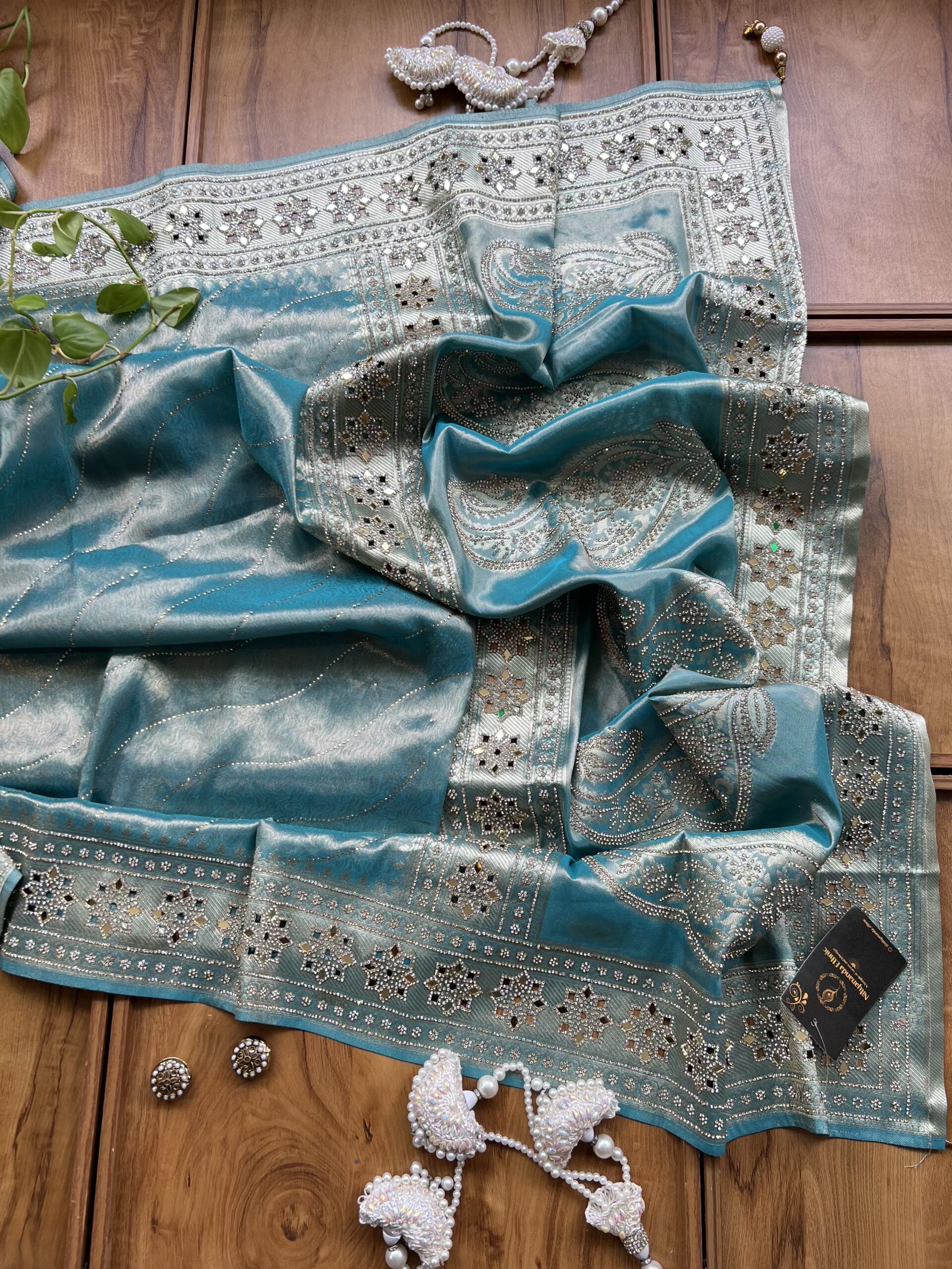 Ocean Blue Woven Silk Leheriya Saree with Mirror Border & Petal Cutwork - Image 5