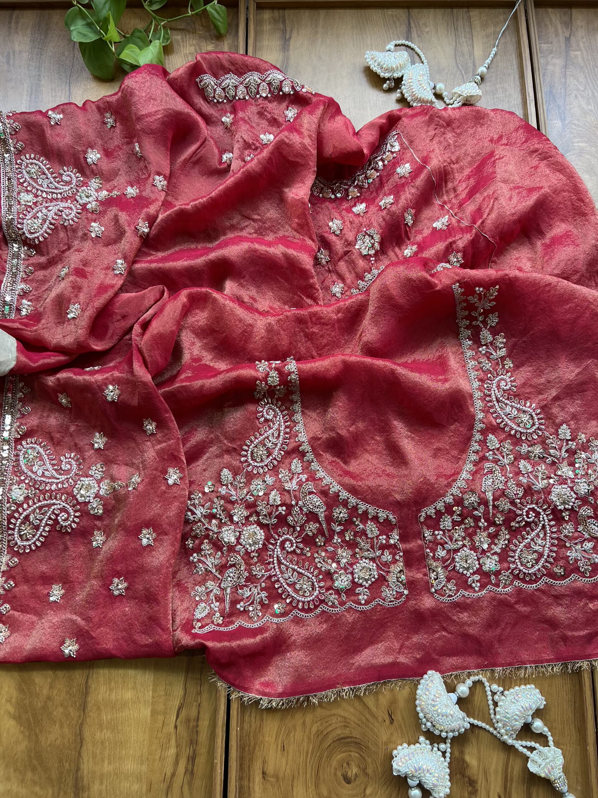 Ivory Gold Jacquard Self Handwork Kerry Border Bridal Saree with Magenta Blouse - Image 6