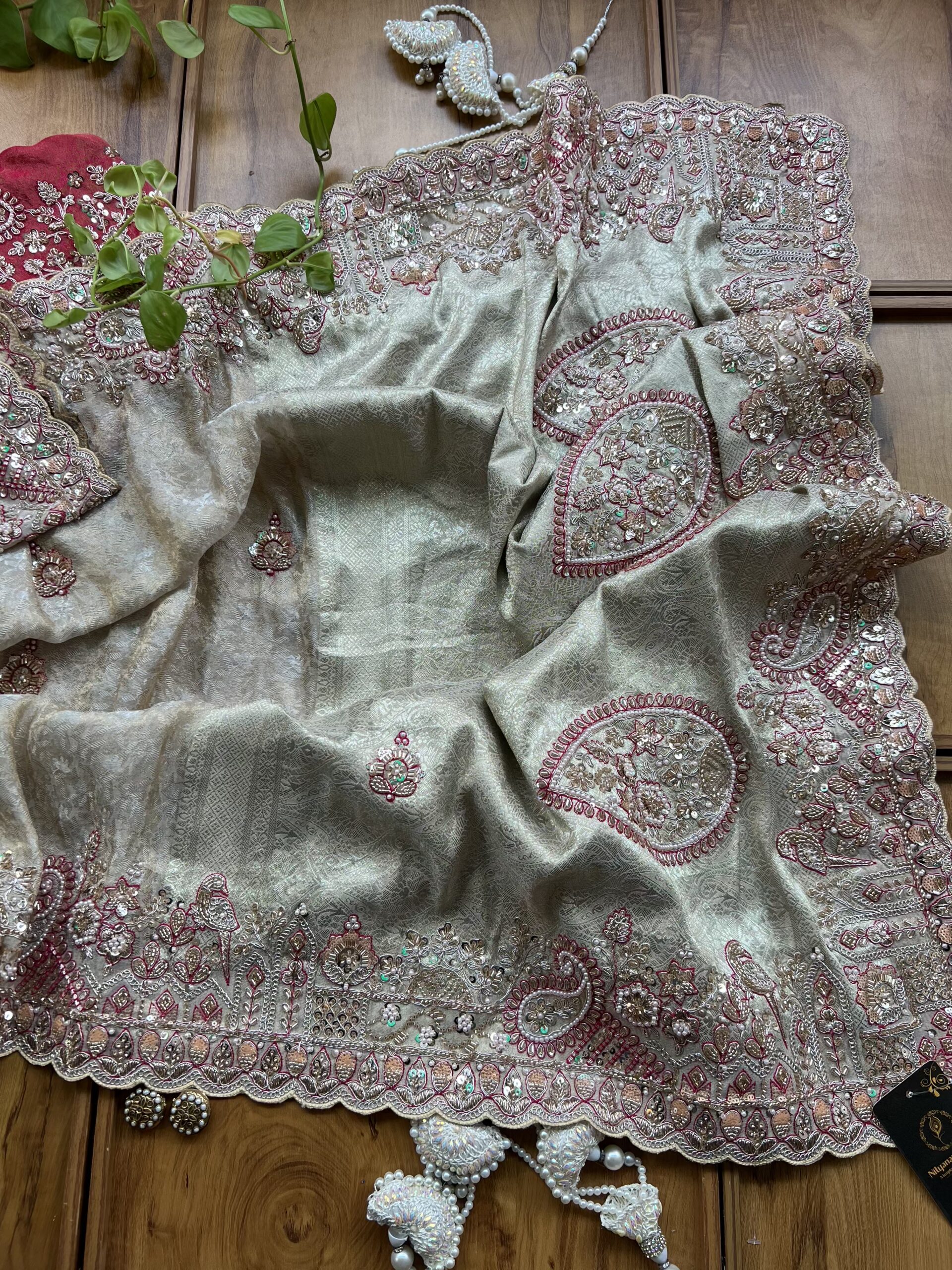 Ivory Gold Jacquard Self Handwork Kerry Border Bridal Saree with Magenta Blouse - Image 5