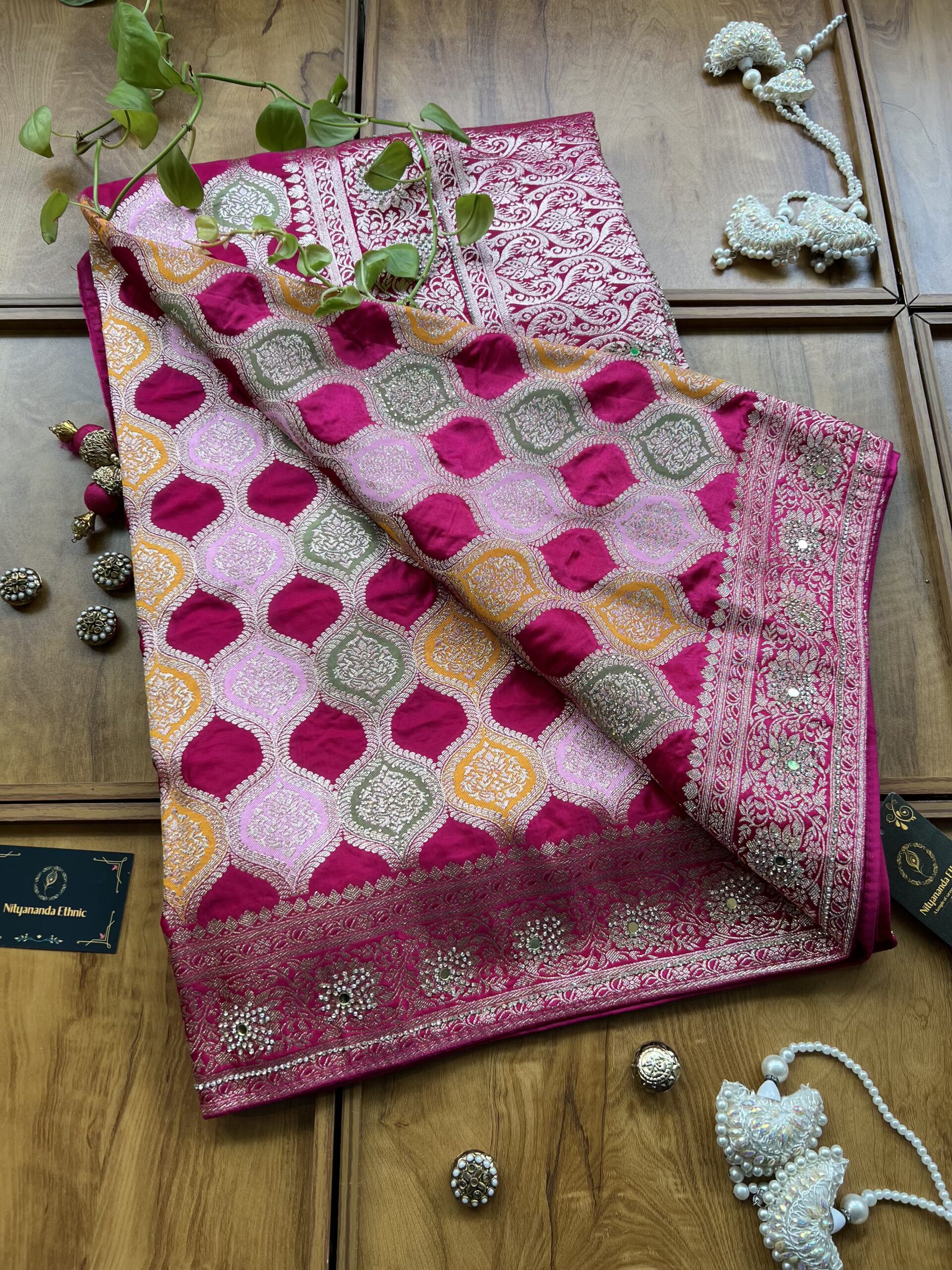 Cherry Red Satin Silk Woven Zari Meenakari Saree with Heavy Dupatta - Image 4