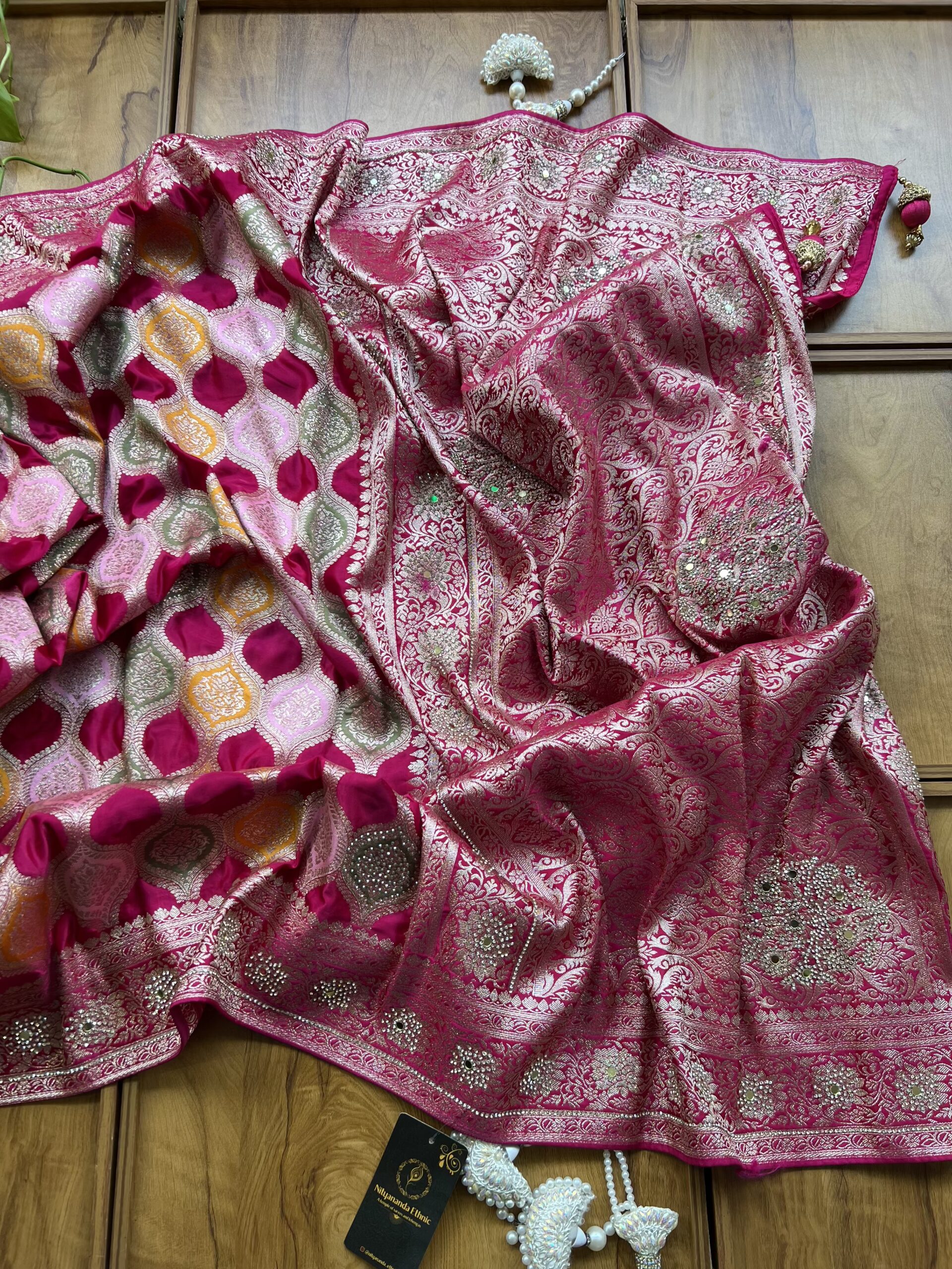 Cherry Red Satin Silk Woven Zari Meenakari Saree with Heavy Dupatta - Image 5