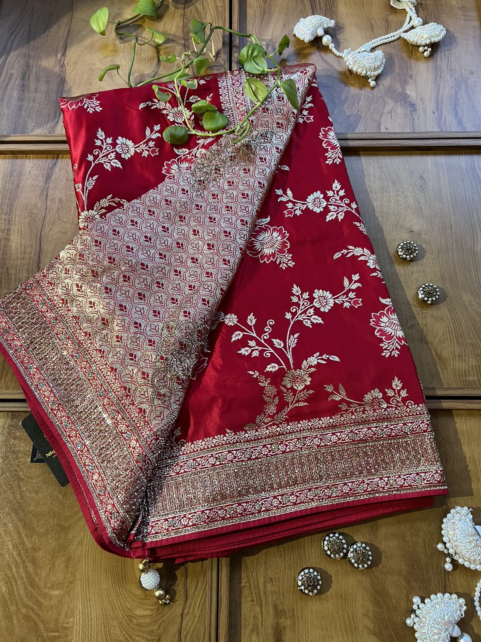 Red Satin Silk Woven Khaddi Work 3D Motifs Bel Jaal Saree - Image 4