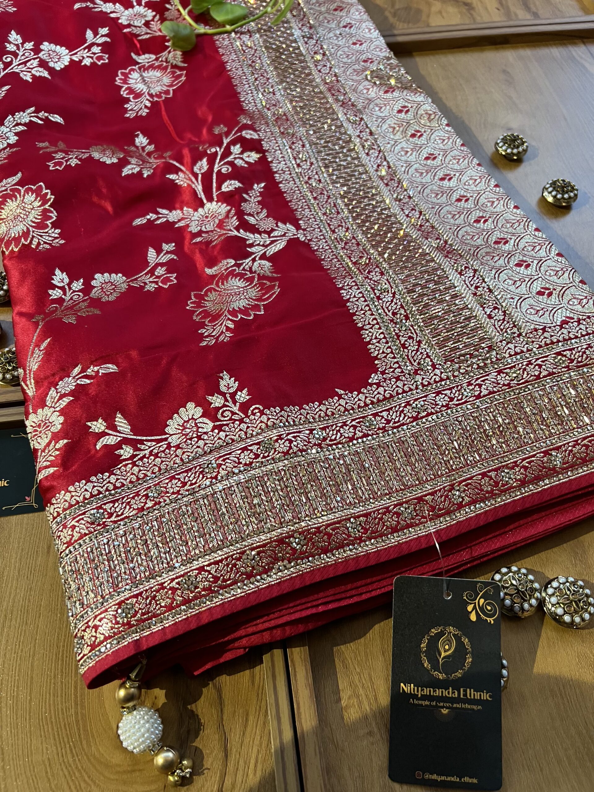 Red Satin Silk Woven Khaddi Work 3D Motifs Bel Jaal Saree - Image 2