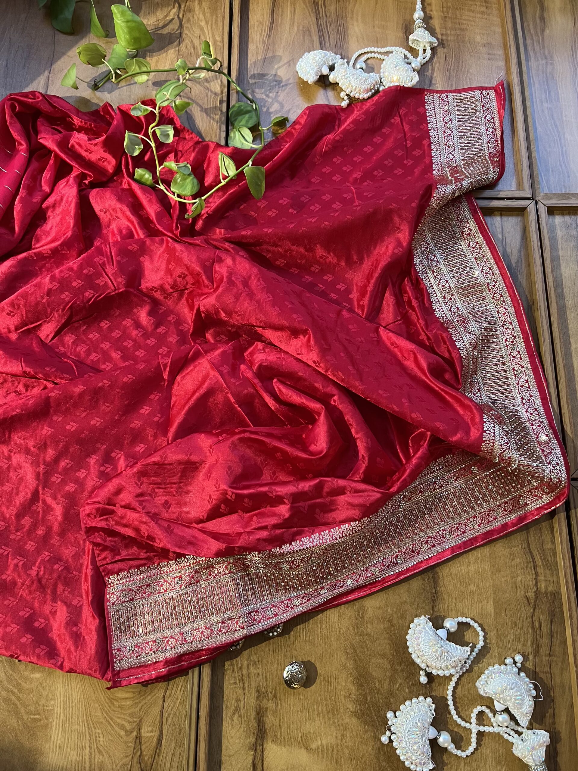 Red Satin Silk Woven Khaddi Work 3D Motifs Bel Jaal Saree - Image 6