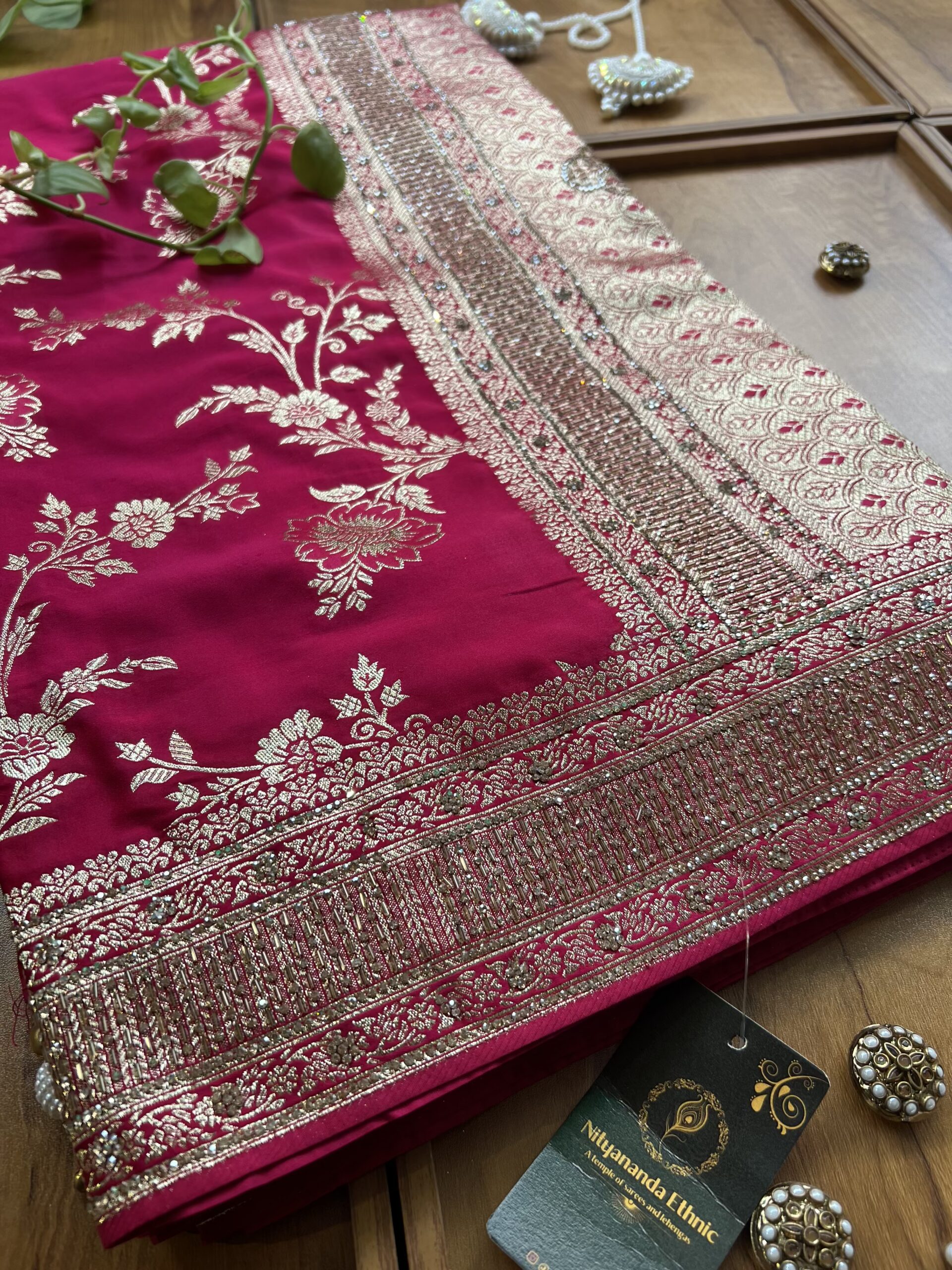 Magenta Satin Silk Woven Khaddi Work 3D Motifs Bel Jaal Saree - Image 2