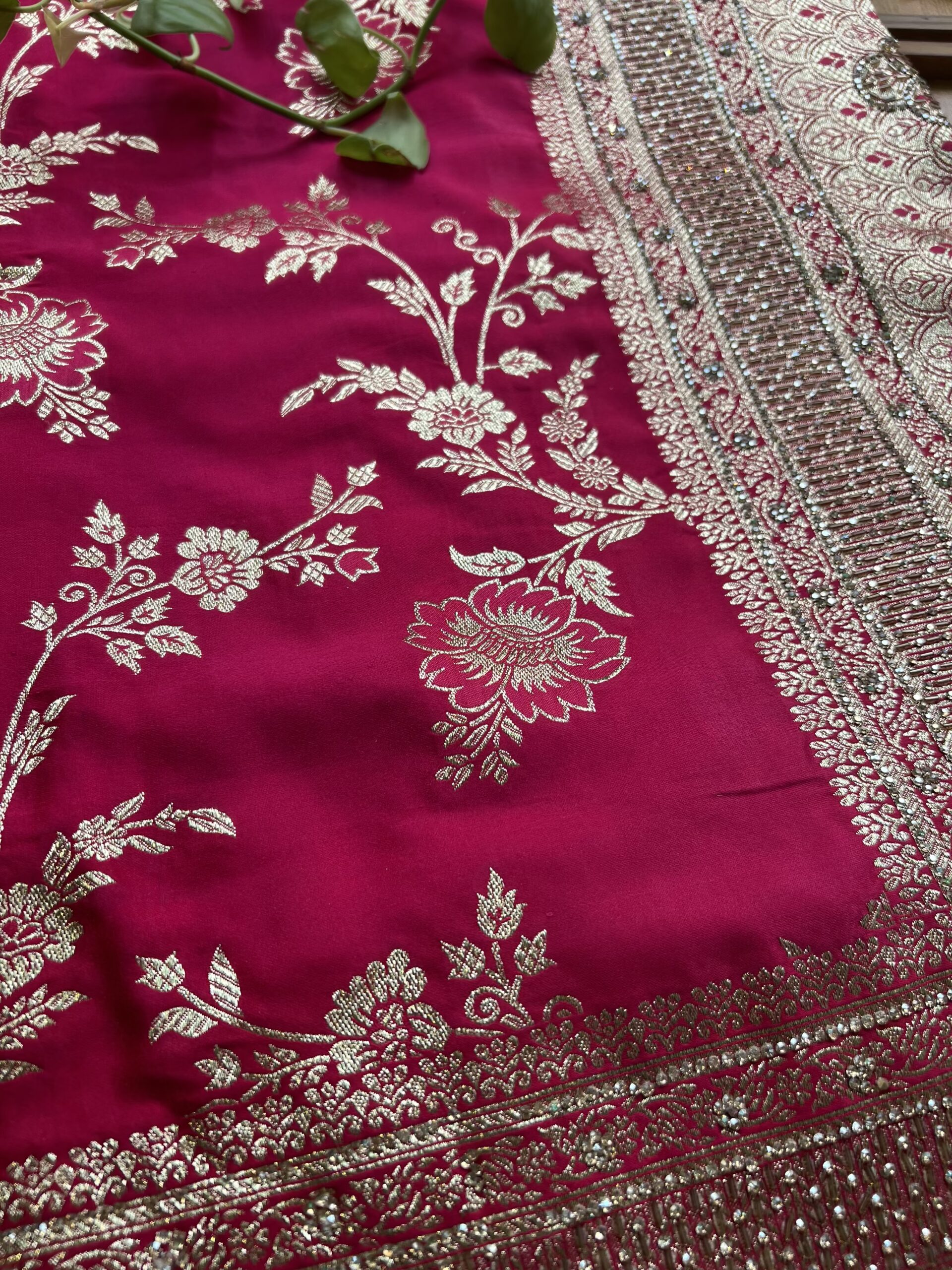 Magenta Satin Silk Woven Khaddi Work 3D Motifs Bel Jaal Saree - Image 3