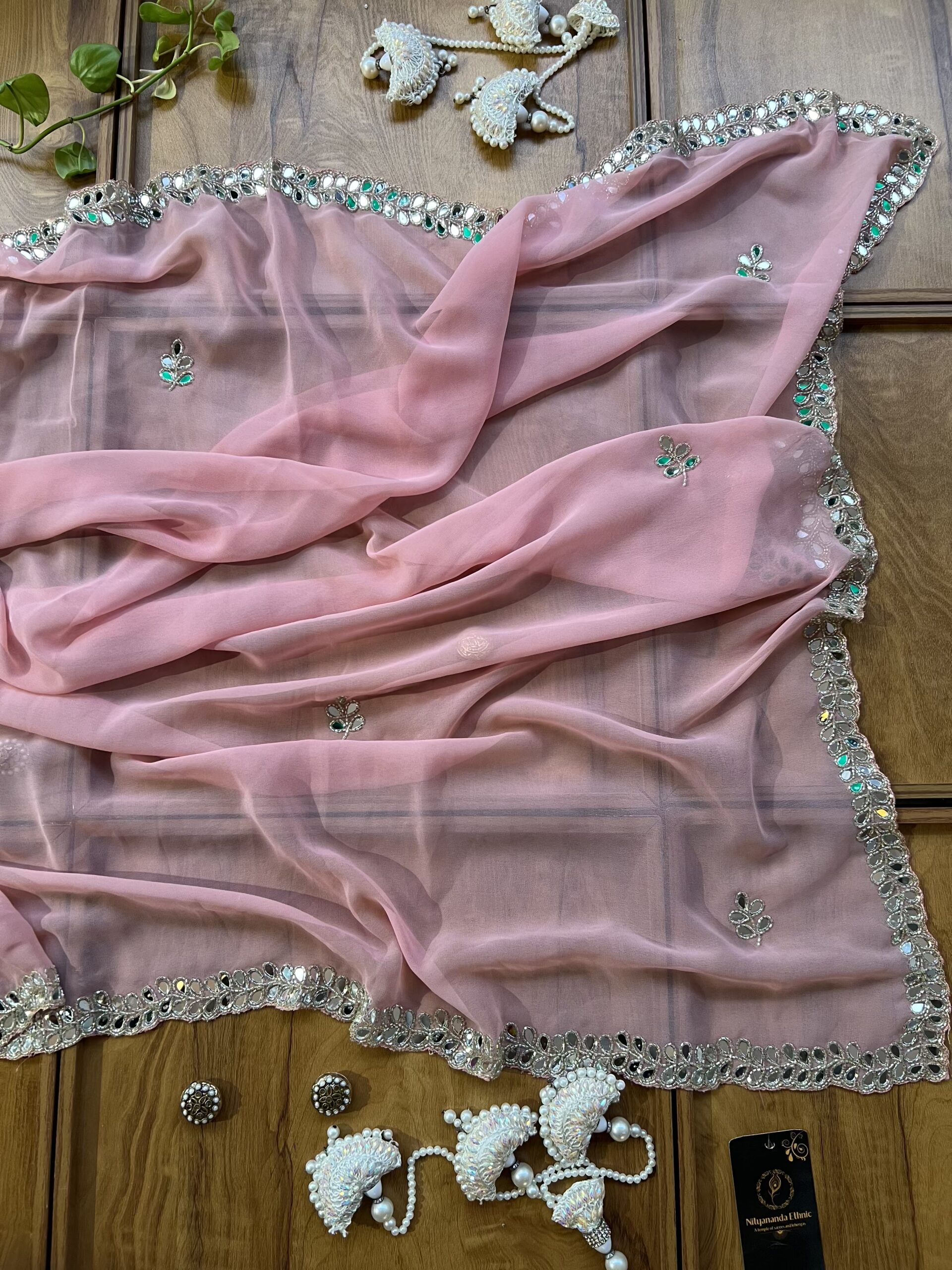 Pink Georgette Handwork Mirror Border Saree - Image 4
