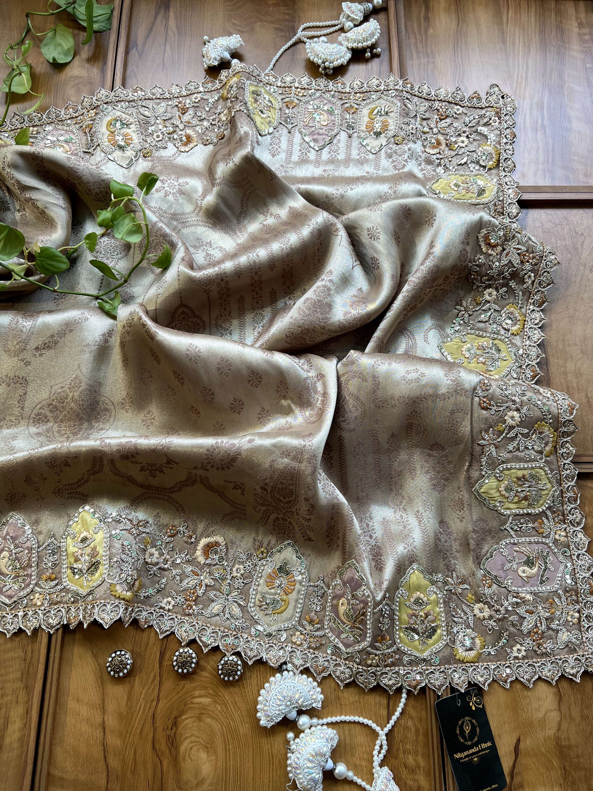 Beige Golden Dora Silk Reverse Weaving 3D Heavy Embroidery Border Saree - Image 4