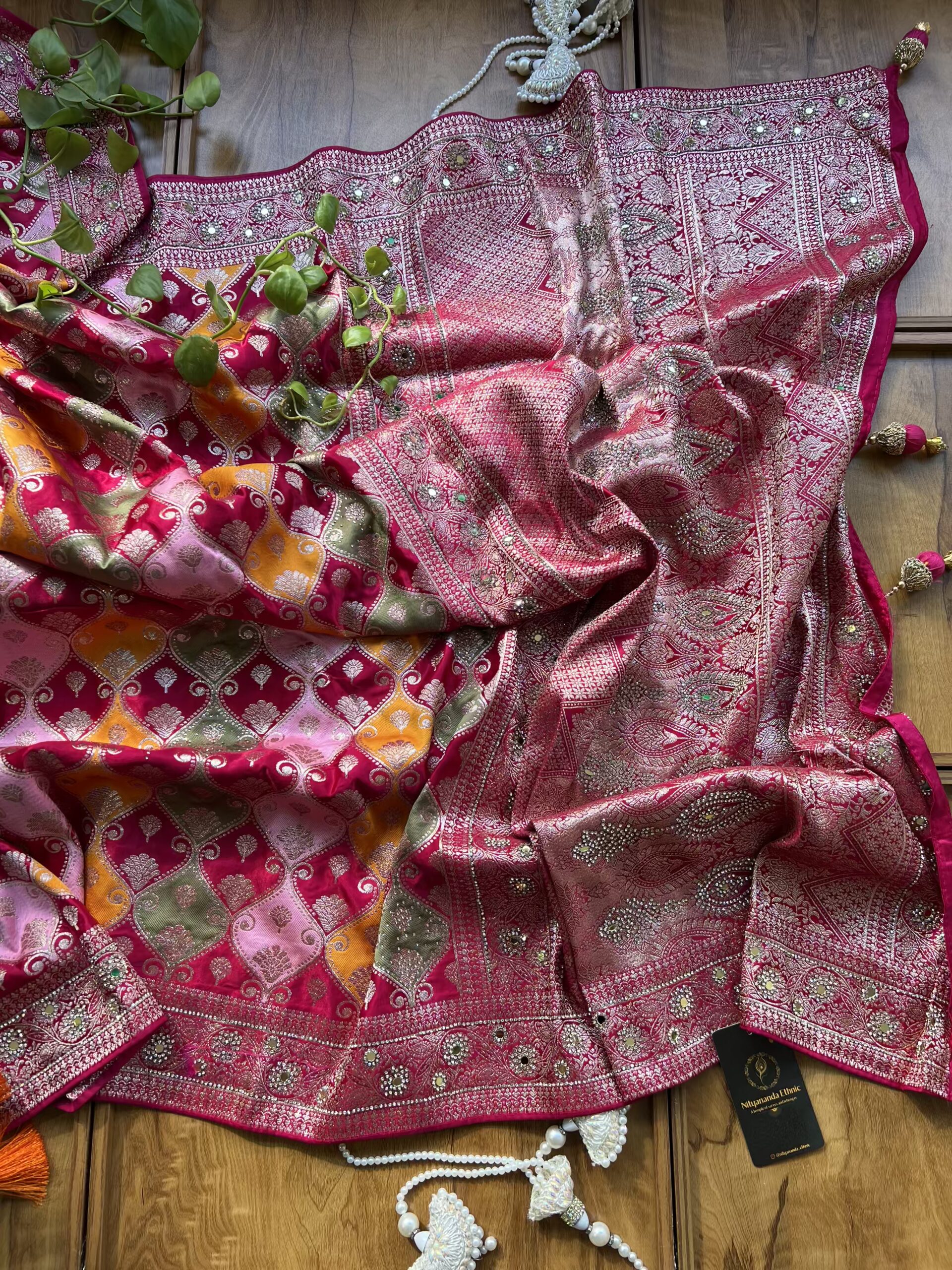 Cherry Red Satin Silk Woven Zari Meenakari Saree with Heavy Dupatta - Image 5