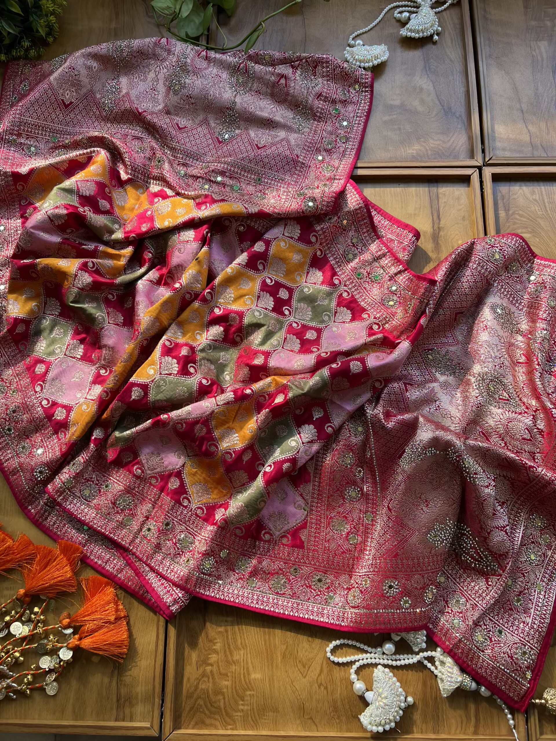 Cherry Red Satin Silk Woven Zari Meenakari Saree with Heavy Dupatta - Image 6