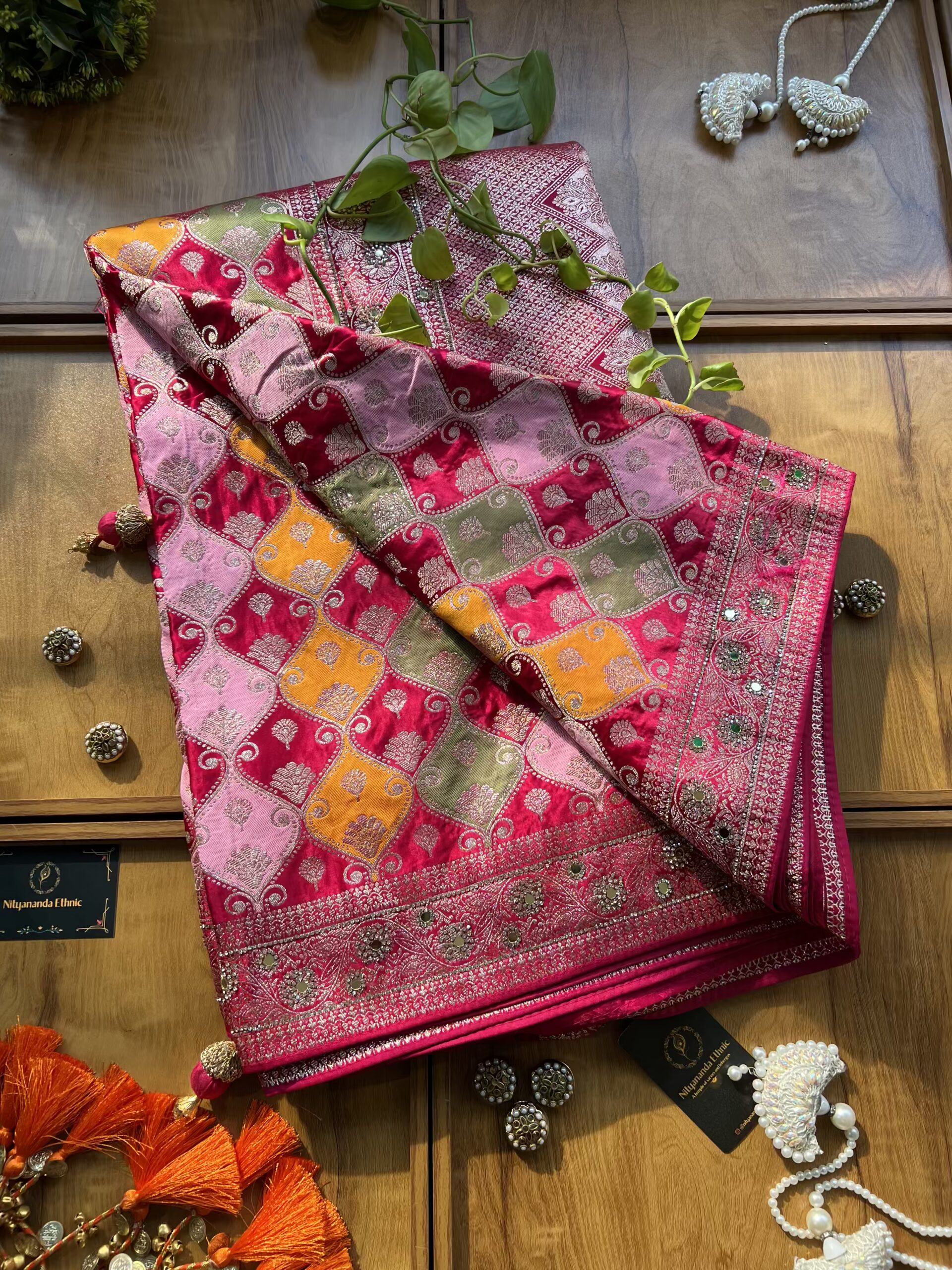 Cherry Red Satin Silk Woven Zari Meenakari Saree with Heavy Dupatta - Image 3