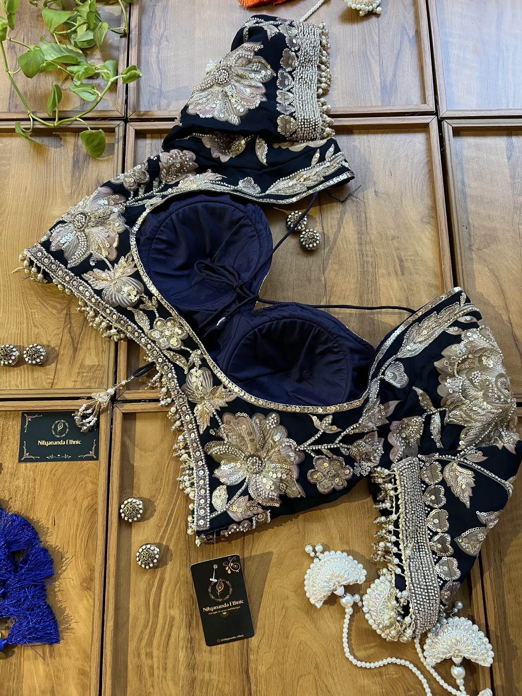 Navy Blue Organza Floral Printed Heavy Bel Jaal Handwork Saree - Image 8