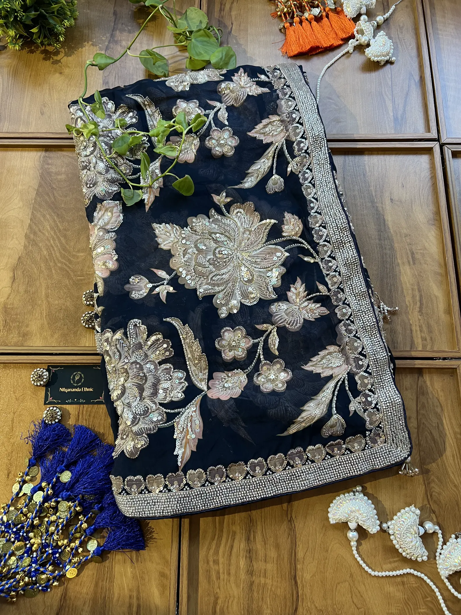 Navy Blue Organza Floral Printed Heavy Bel Jaal Handwork Saree - Image 3