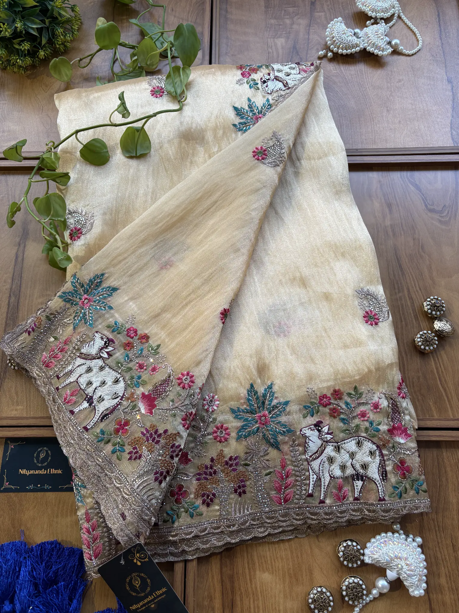 Lemon Gold Gaiya Heavy Resham Handwork Border Saree - Image 3