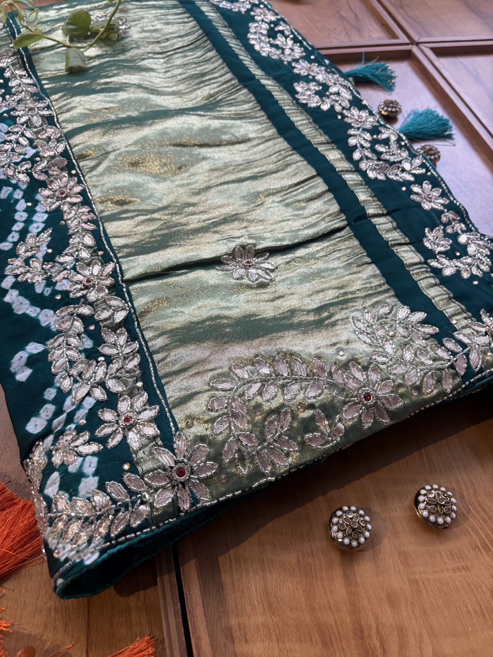 Green Gajji Silk Lakdi Patta Handwork Bandhani Gota Saree - Image 2