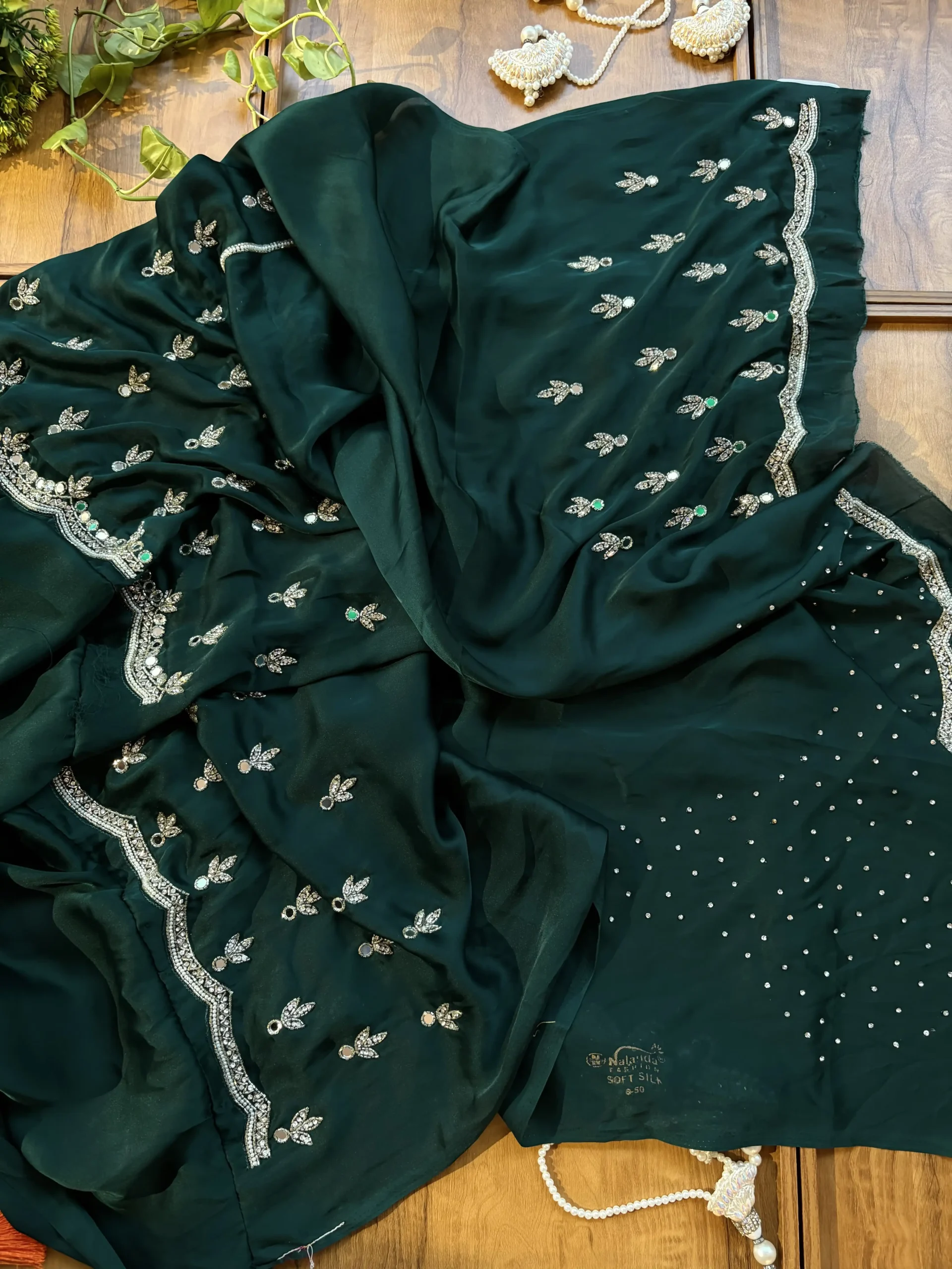 Green Satin Silk Karwa Chauth Handwork Mirror Border Saree - Image 5