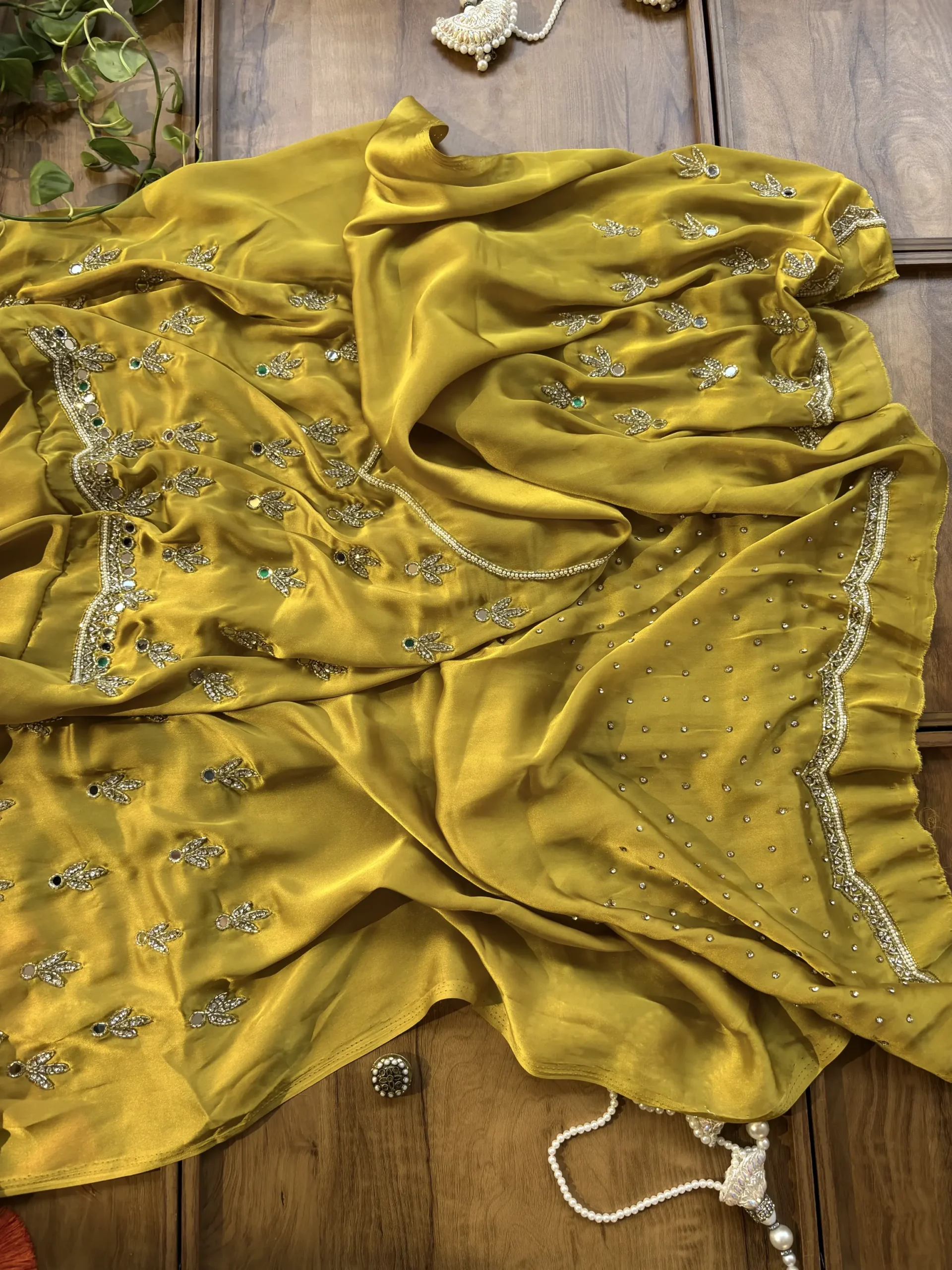Lime Yellow Satin Silk Karwa Chauth Handwork Mirror Border Saree - Image 5