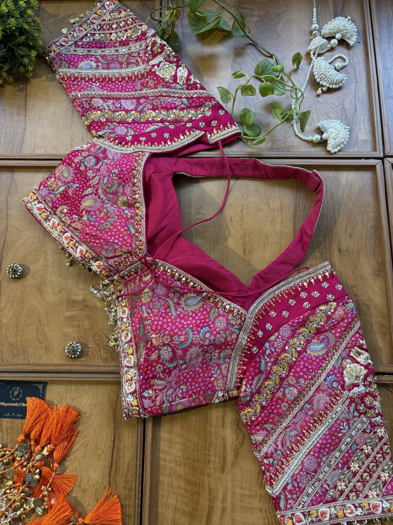 Rani Khaddi Georgette Heavy Motifs Handwork Border Saree - Image 9