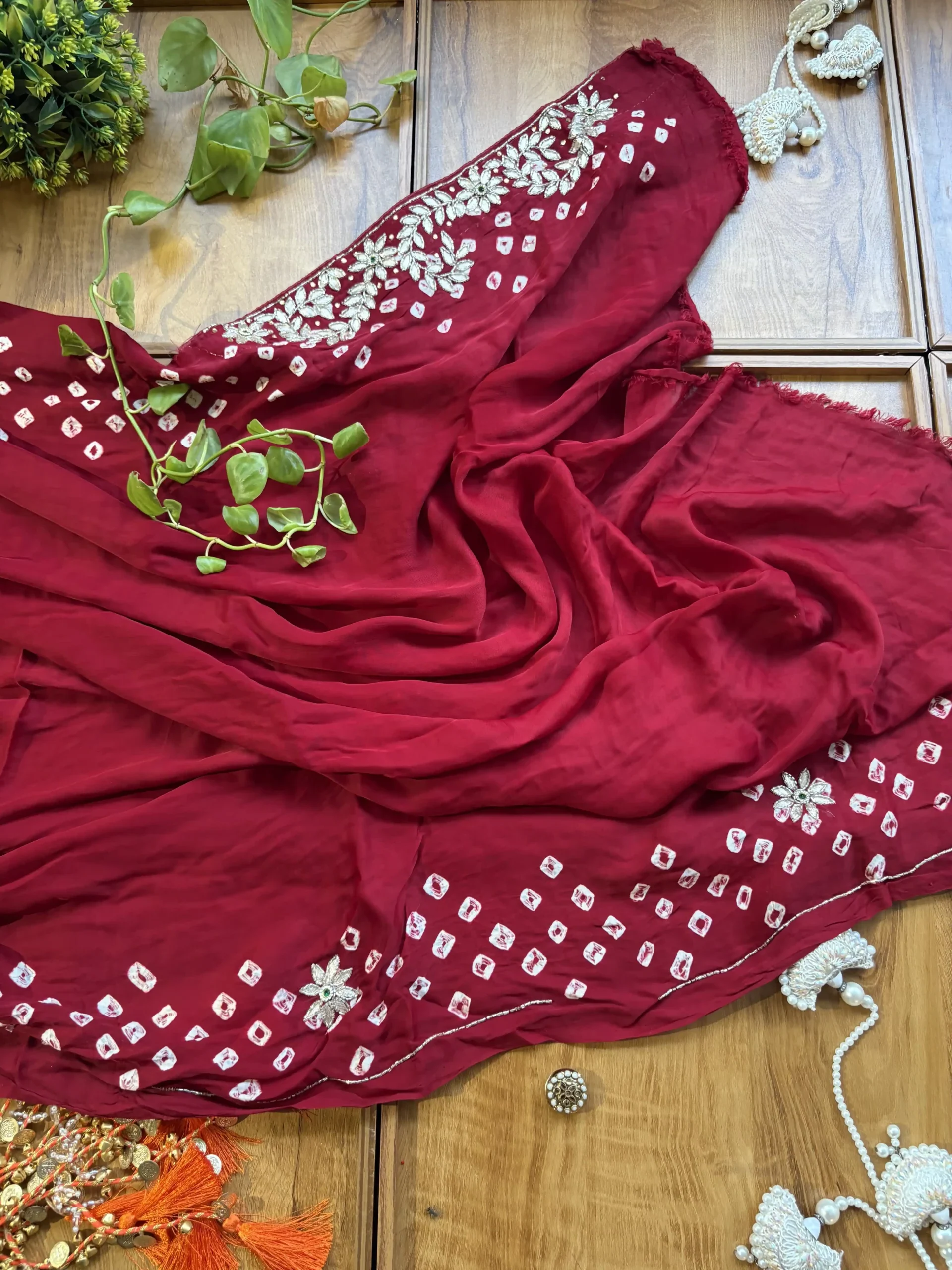 Maroon Gajji Silk Lakdi Patta Handwork Bandhani Gota Saree - Image 5