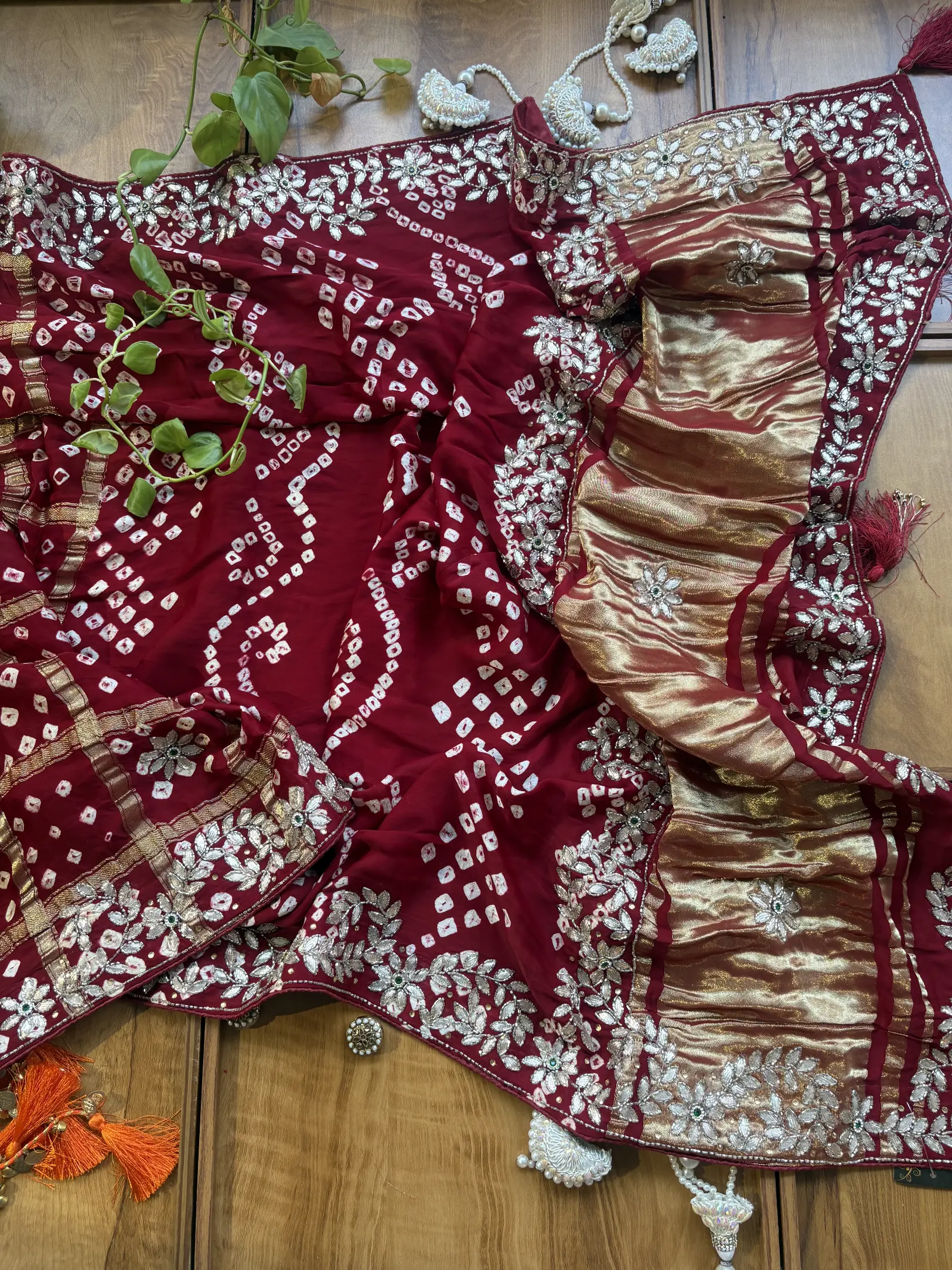 Maroon Gajji Silk Lakdi Patta Handwork Bandhani Gota Saree - Image 4