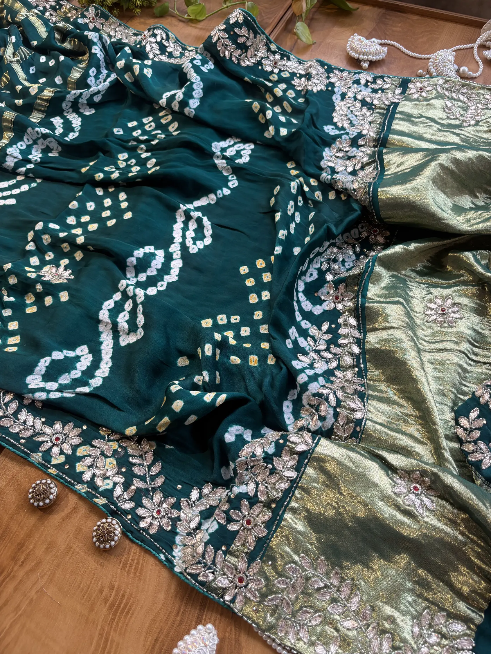 Green Gajji Silk Lakdi Patta Handwork Bandhani Gota Saree - Image 6